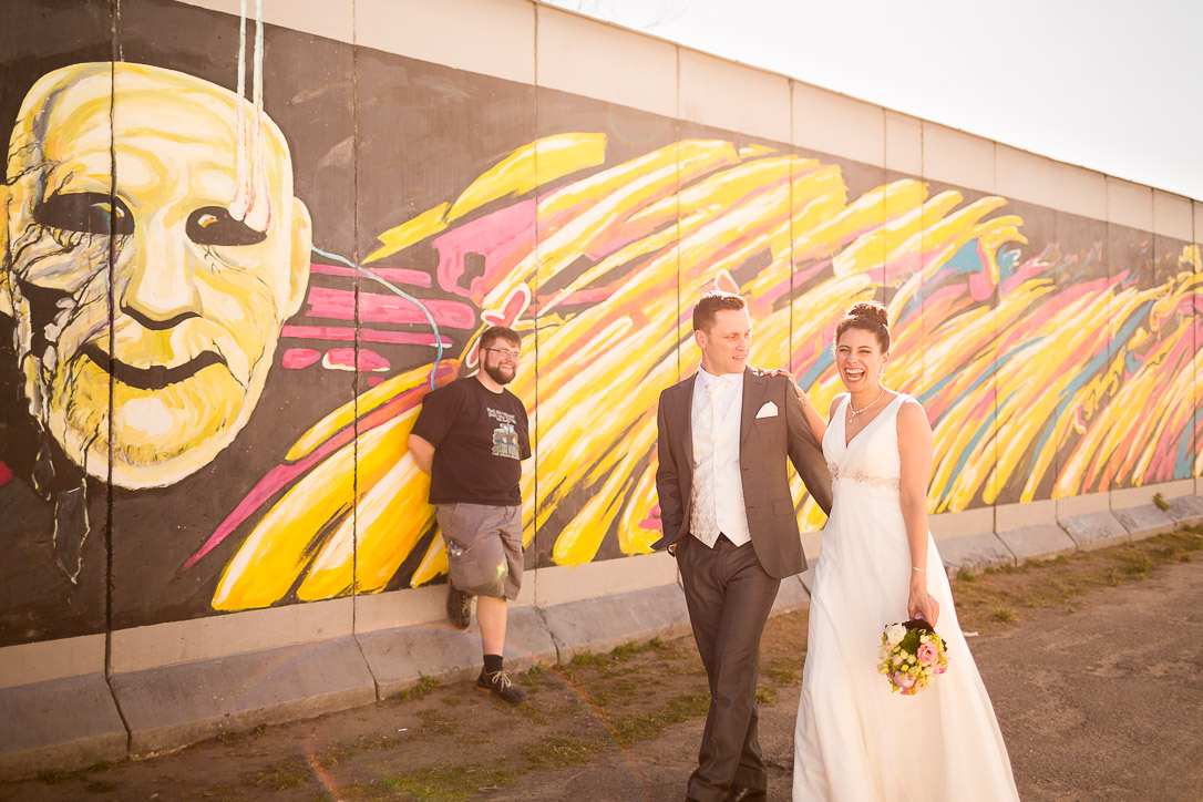 Hochzeitsfotografie an der East Side Gallery in Berlin