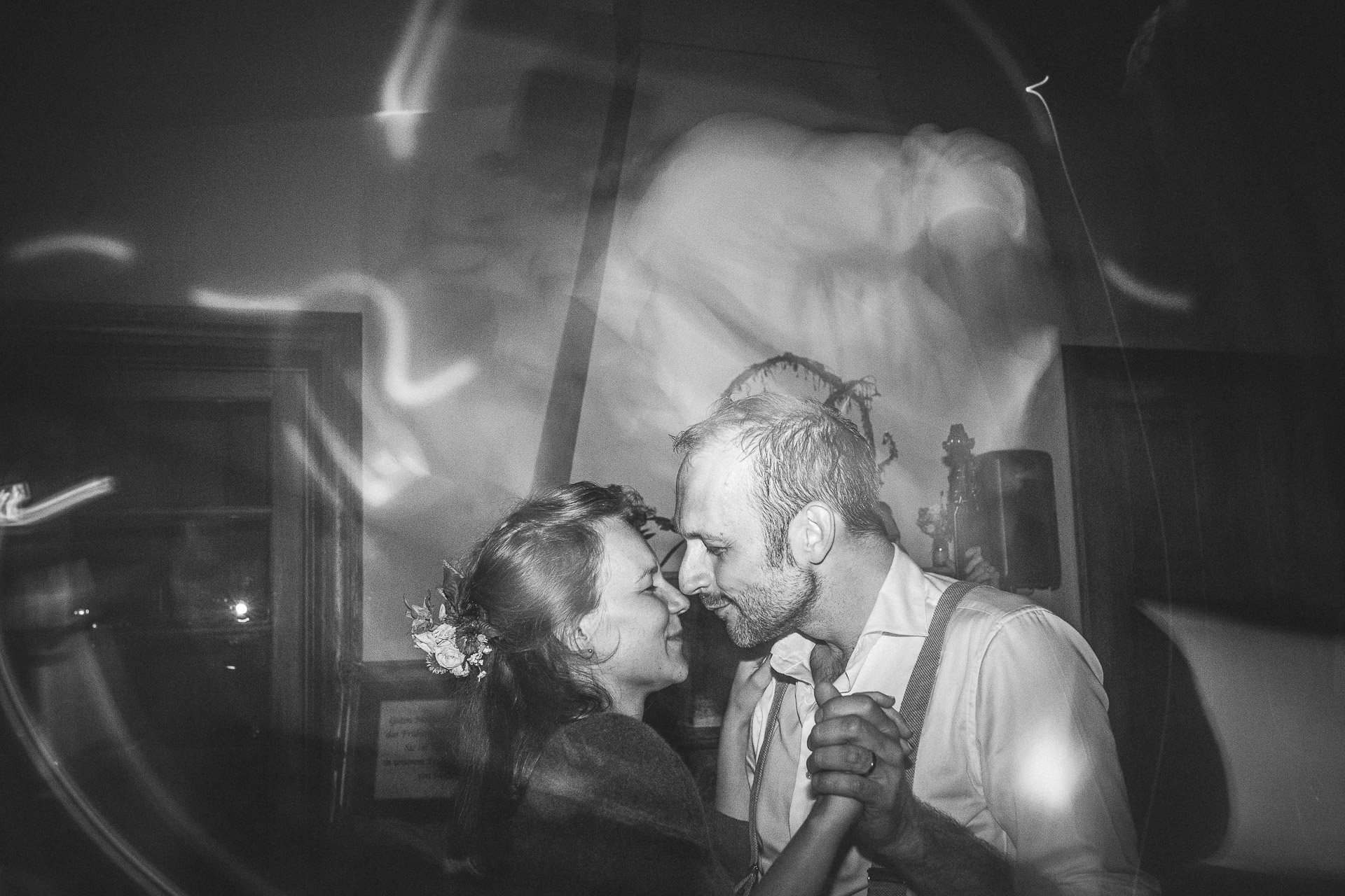 Hochzeit - Brautpaar auf der Tanzfläche