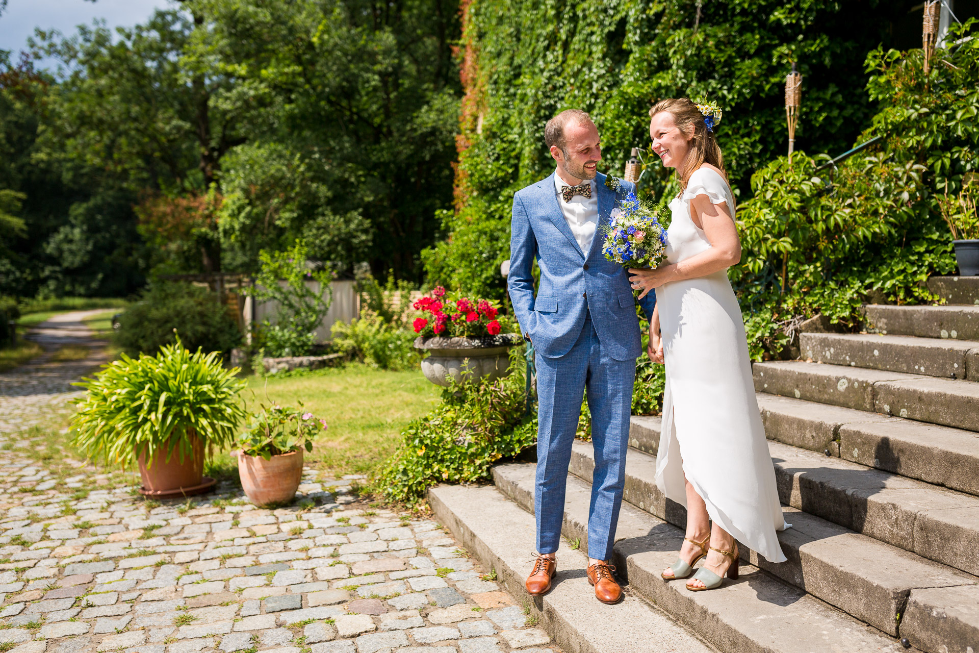 Brautpaar sieht sich zum ersten Mal