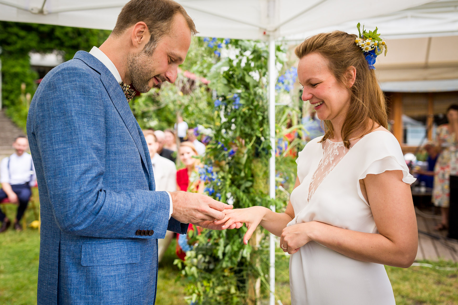 Austausch der Ringe zur Hochzeit