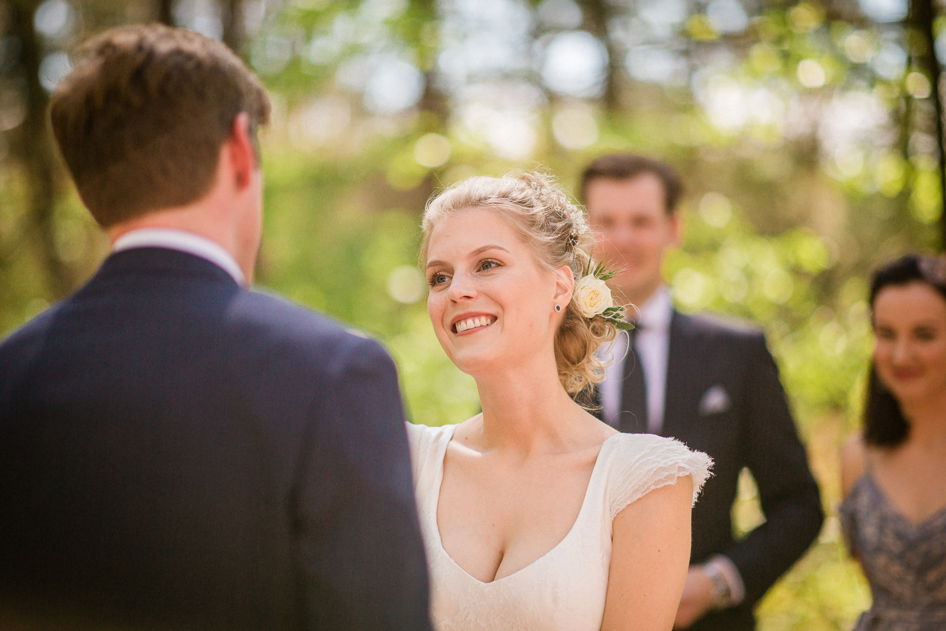 Emotionale Hochzeitsreportage: Echte Momente bei der Trauung