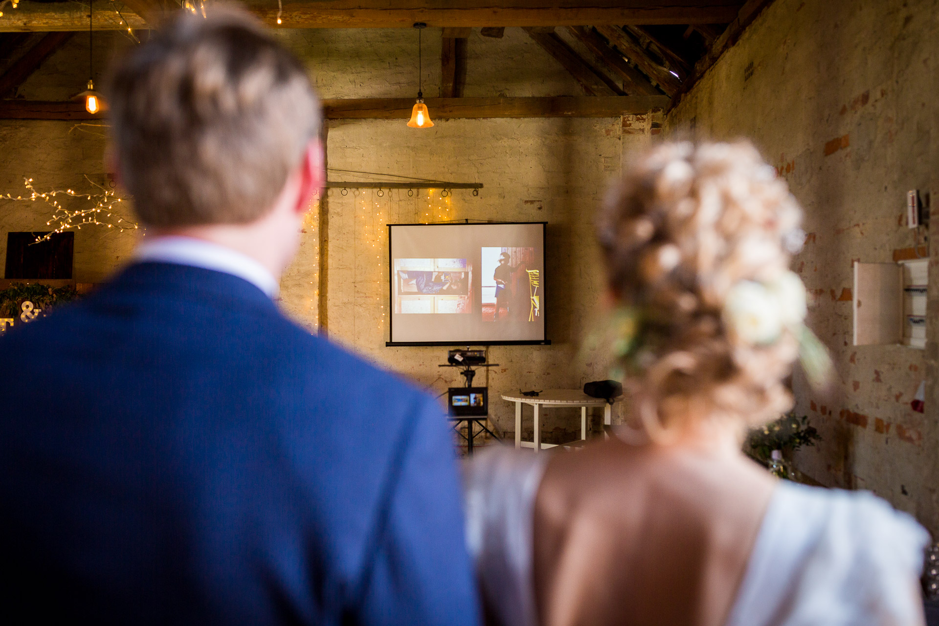 Scheunenhochzeit: Fotoreportage beim sommerlichen Hochzeitsfest