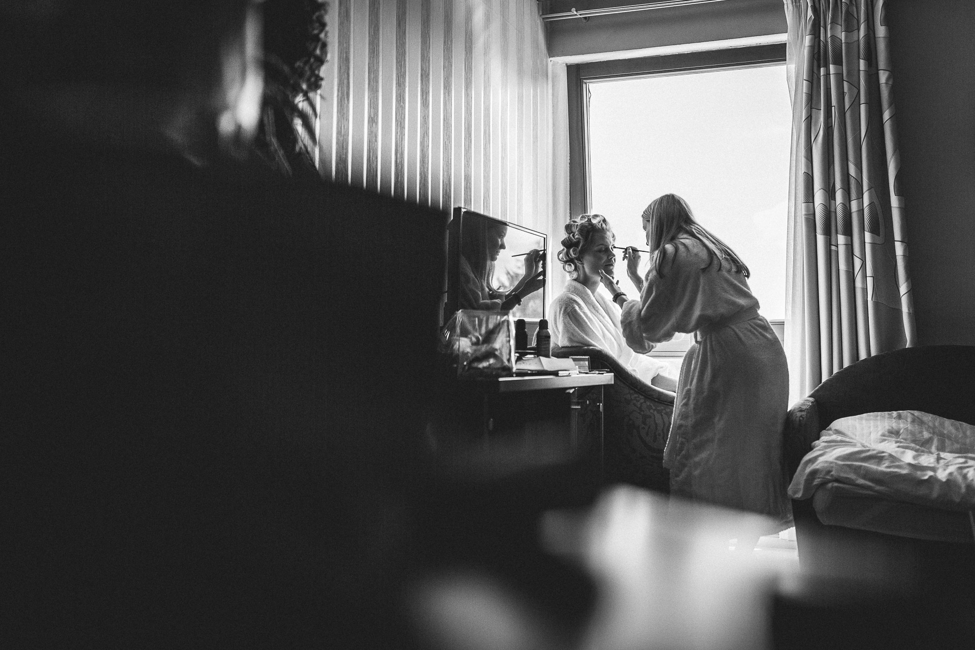 Getting Ready zur Hochzeit der Braut im Hotel