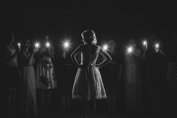 Kreative Hochzeitsfotos - Nachts auf dem Bauernhof