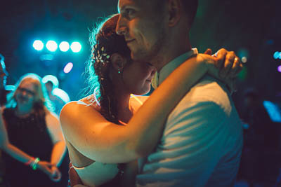 Emotionale Reportagefotografie auf der Hochzeit. Intime Augenblicke.