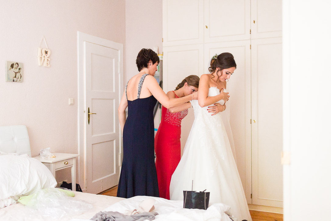 Hochzeit kleidung griechische Dress Code